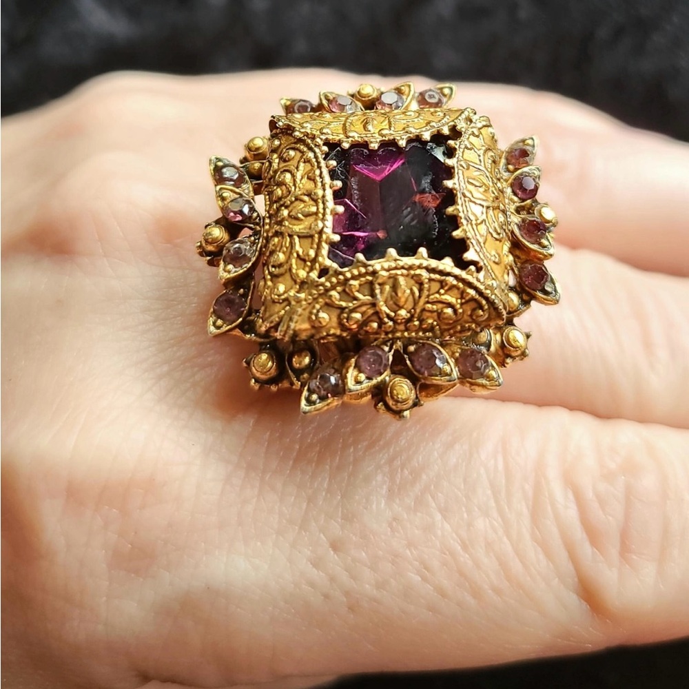Elegant Gold and Purple Statement Ring